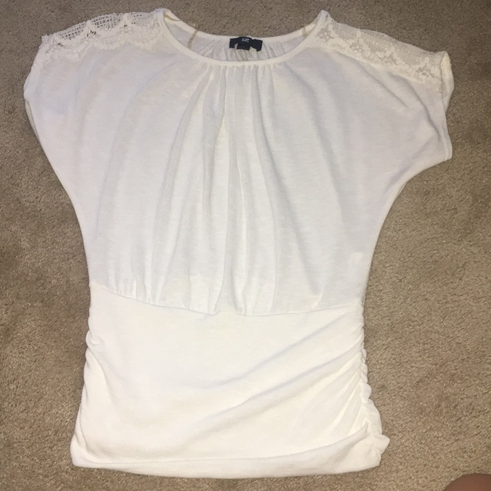 IZ White Fitted Bottom Blouse